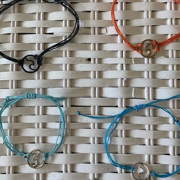 Adjustable bracelets - Picture 2 of 2